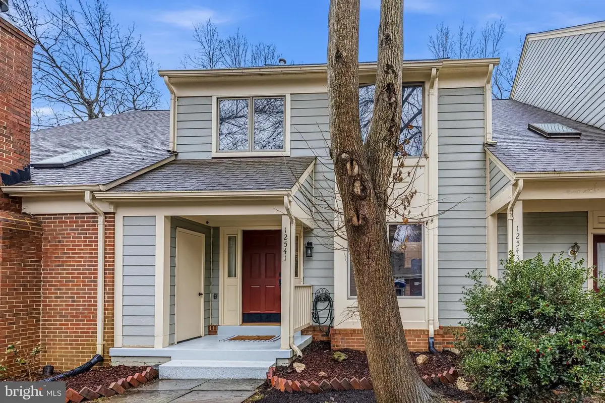 12541 N Lake Ct, Fairfax, VA 22033 - #1