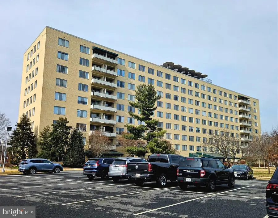 6641 Wakefield Dr #712, Alexandria, VA 22307 - #2