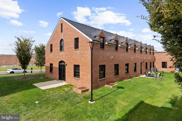 9071 Power House Rd #103, LORTON, VA 22079