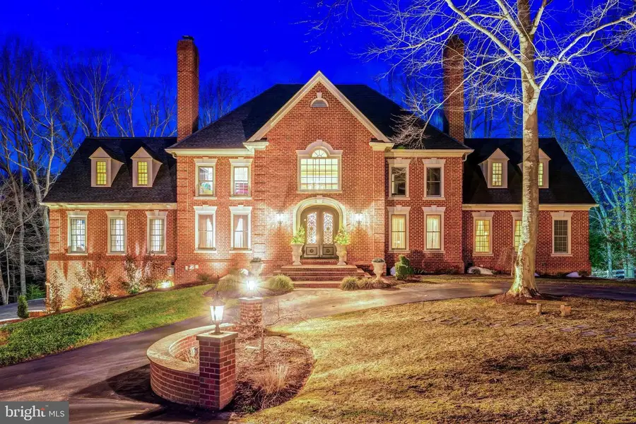 105 Interpromontory Rd, Great Falls, VA 22066 - #2