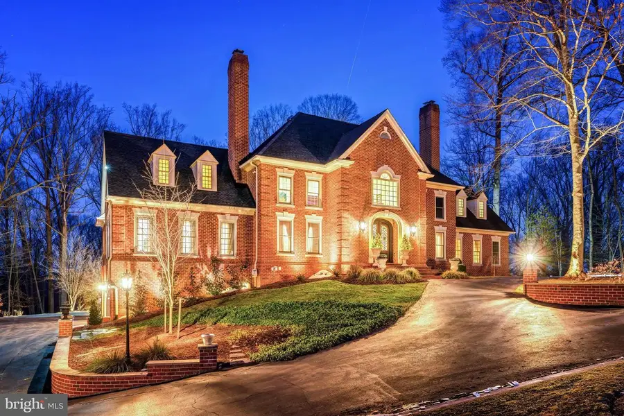 105 Interpromontory Rd, Great Falls, VA 22066 - #3