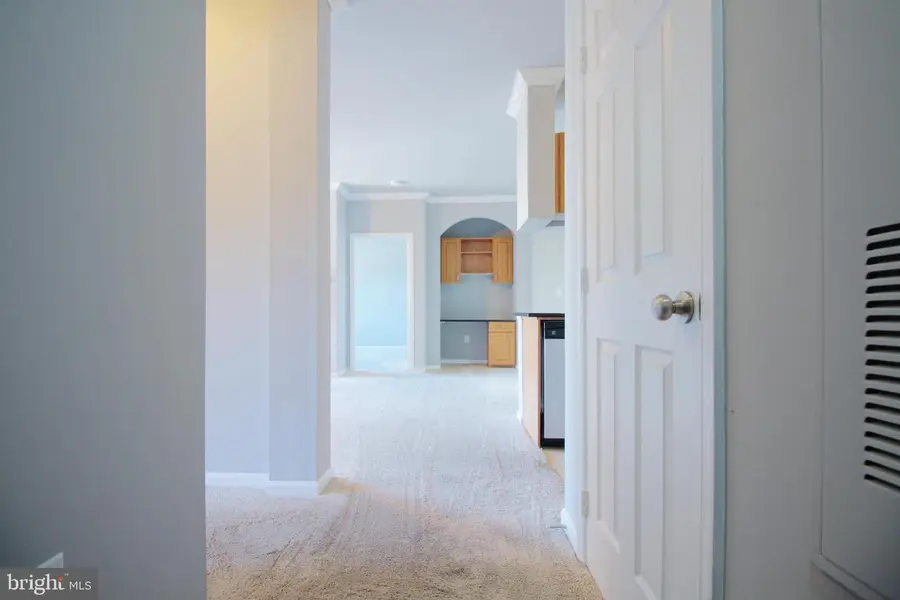 12140 Garden Grove Cir #301, Fairfax, VA 22030 - #3