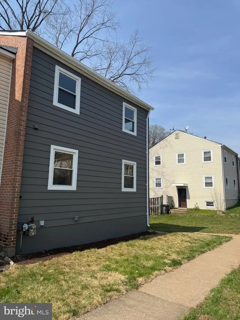 9662 Westport Ln, Burke, VA 22015 - #3