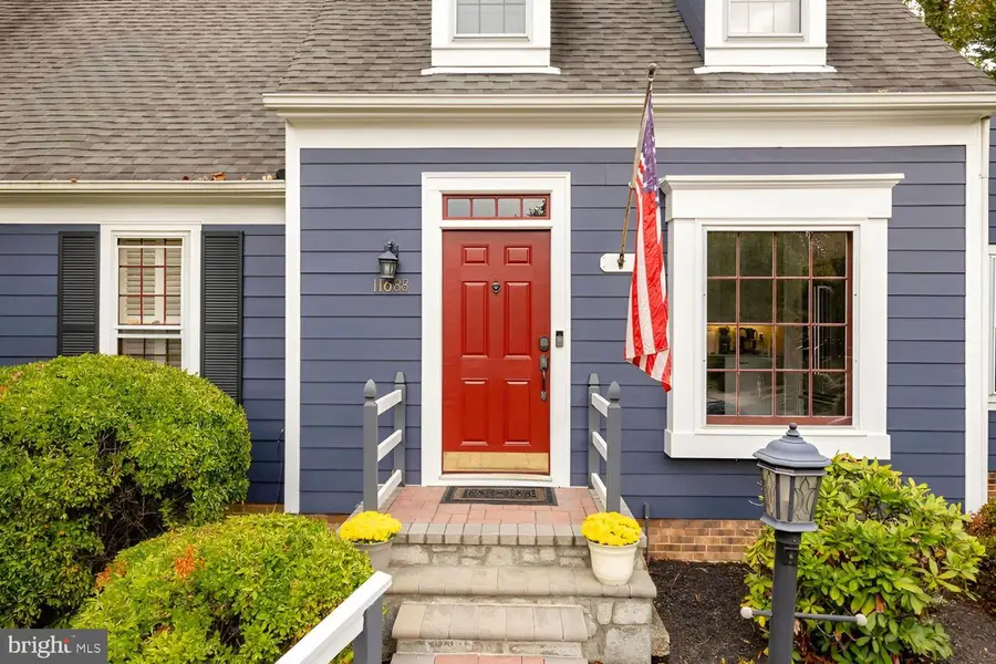 11688 Stockbridge Ln, Reston, VA 20194 - #2
