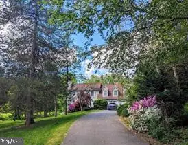 5360 Winfield Rd, Fairfax, VA 22030 - #1