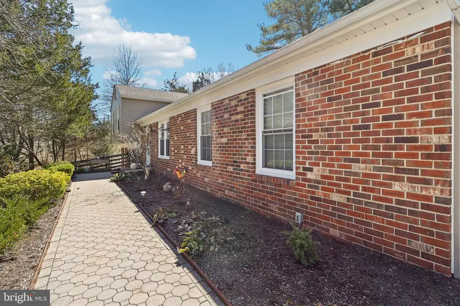 13501 King Charles Dr, Chantilly, VA 20151 - #3