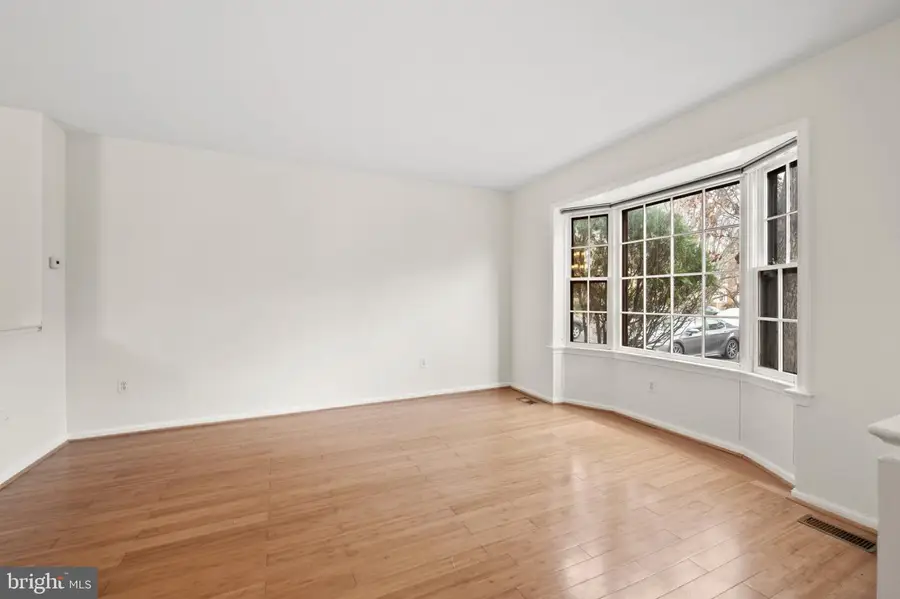 2880 Kelly Sq, Vienna, VA 22181 - #2