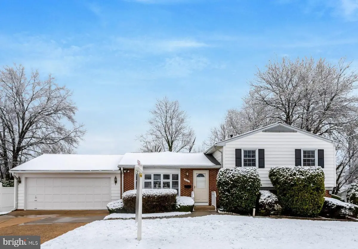 6107 Craft Rd, Alexandria, VA 22310 - #1