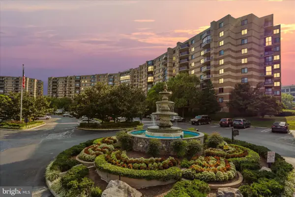 8360 Greensboro Dr #908, MCLEAN, VA 22102