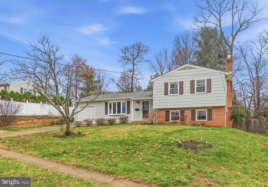 9204 Ashmeade Dr, Fairfax, VA 22032 - #2