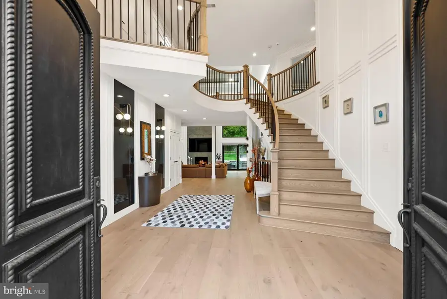 1102 Mill Rdg, McLean, VA 22102 - #3