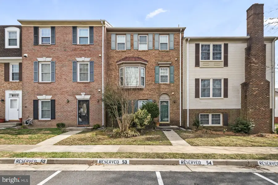 7937 Edinburgh Dr, Springfield, VA 22153 - #2