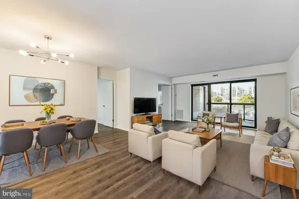 8360 Greensboro Dr #305, MCLEAN, VA 22102