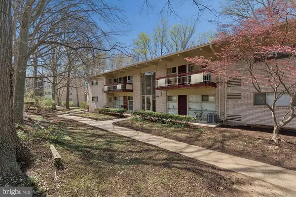 4367-d Americana Dr #102, ANNANDALE, VA 22003