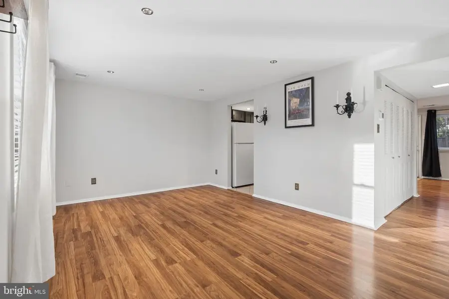 8213 Claremont Woods Dr, Alexandria, VA 22309 - #3