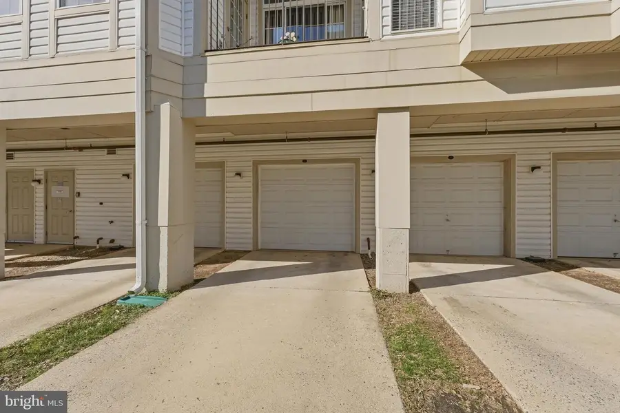 11635 Cavalier Landing Ct #202, Fairfax, VA 22030 - #3