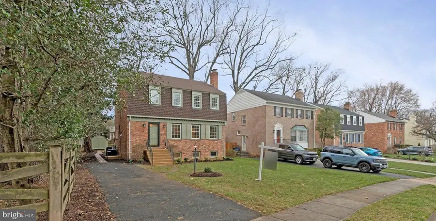 6831 Fairway Dr, McLean, VA 22101 - #3