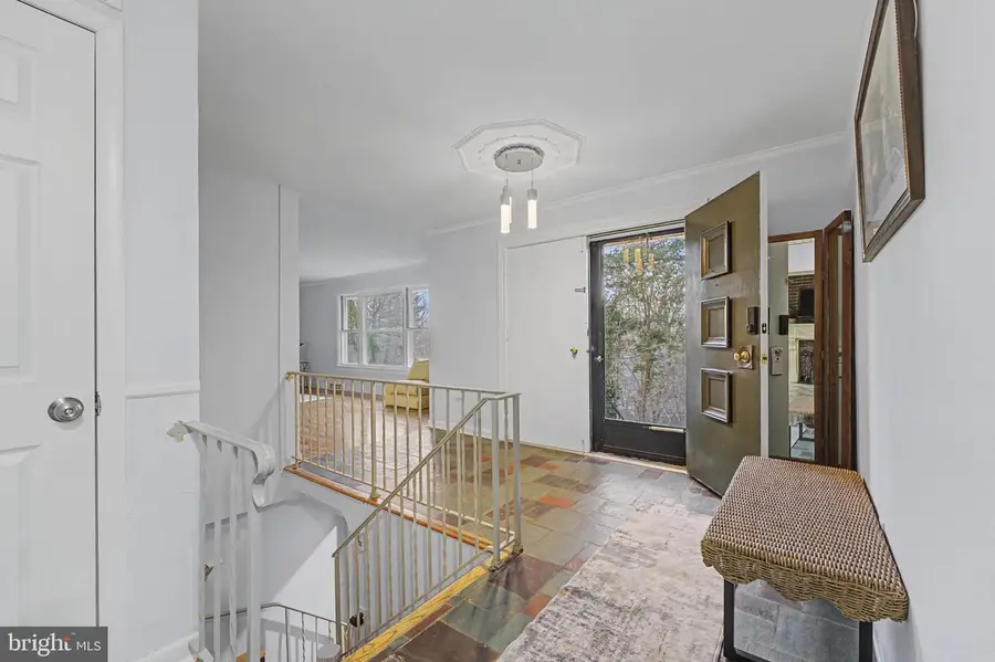 3706 Quaint Acres Cir, Falls Church, VA 22041 - #2