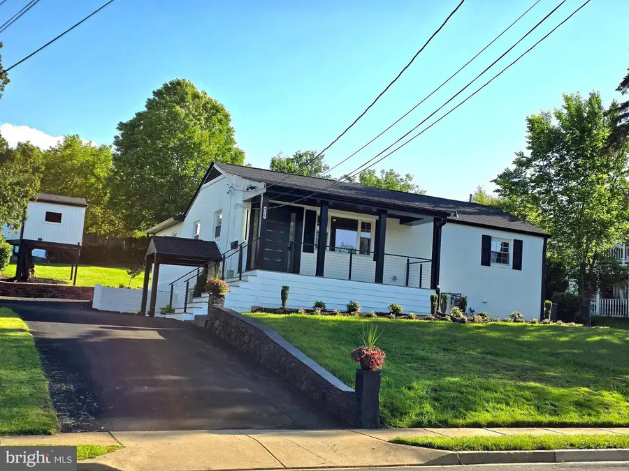 6065 Munson Hill Rd, Falls Church, VA 22044 - #2