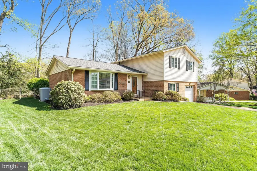 5392 Gainsborough Dr, Fairfax, VA 22032 - #2