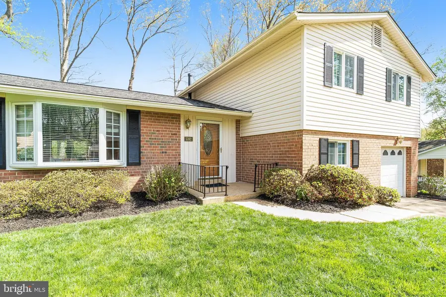 5392 Gainsborough Dr, Fairfax, VA 22032 - #3