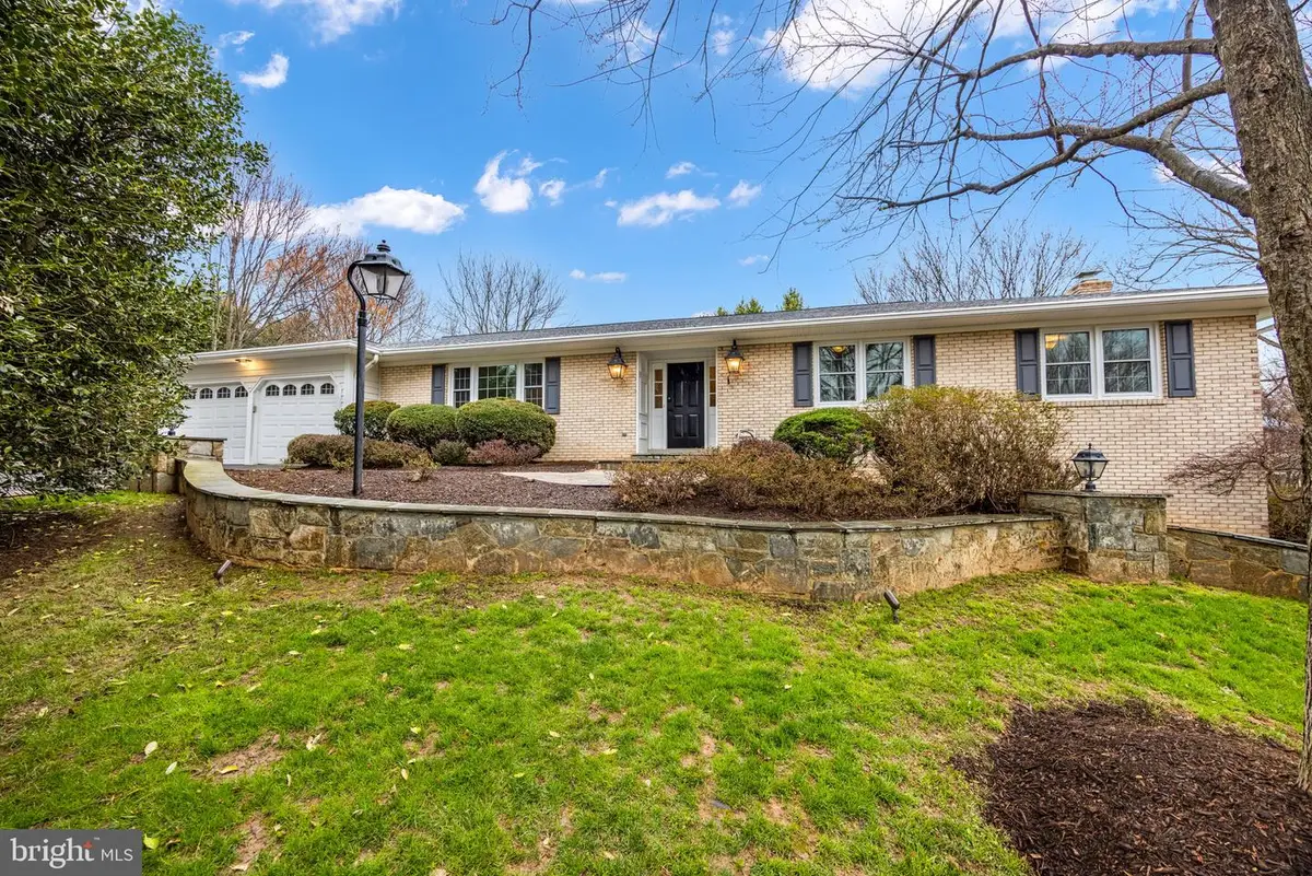 2701 Verily Ct, Oakton, VA 22124 - #1