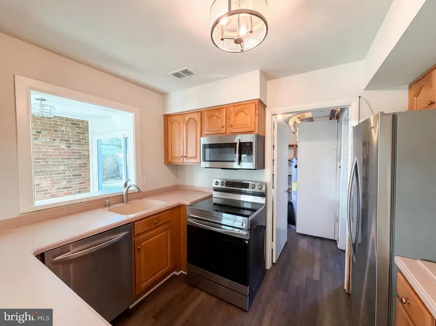 4116 Middle Ridge Dr, Fairfax, VA 22033 - #2