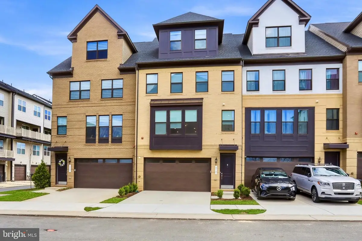 4965 Longmire Way, Chantilly, VA 20151 - #1