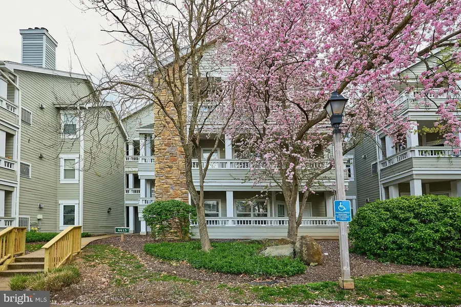 4413 Fair Stone Dr #105, Fairfax, VA 22033 - #2