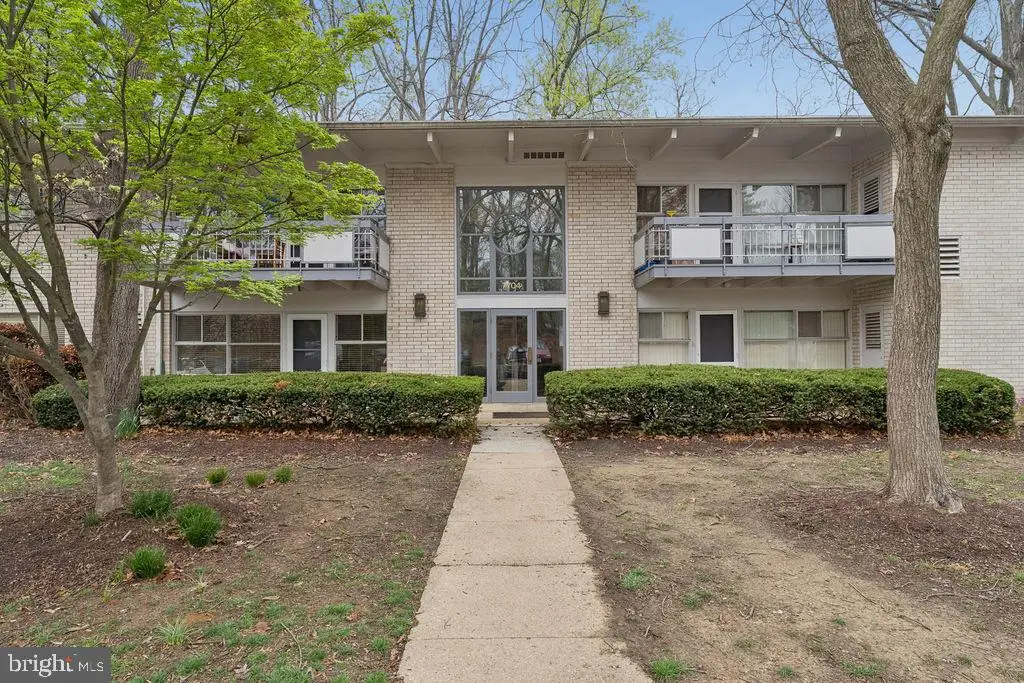 7704 Donnybrook Ct #102, Annandale, VA 22003 - #1
