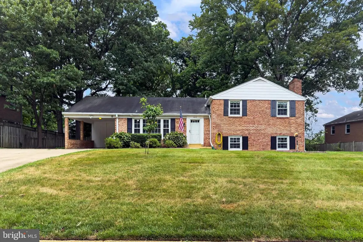 4019 Robertson Blvd, Alexandria, VA 22309 - #1