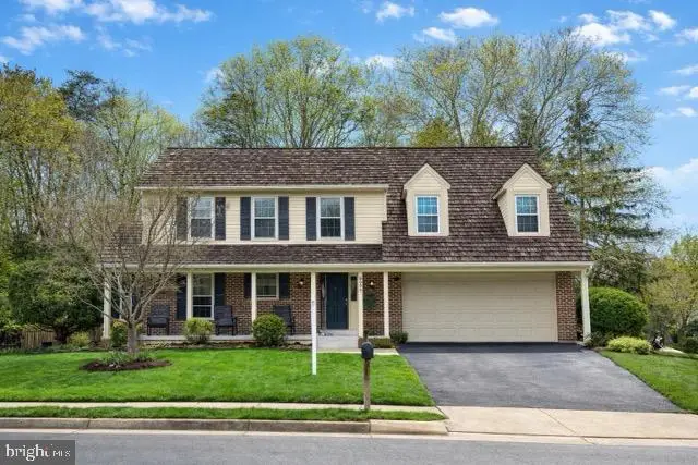 8006 Oak Hollow Ln, Fairfax Station, VA 22039 - #1