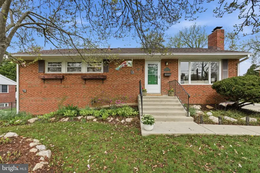 8110 Carrick Ln, Springfield, VA 22151 - #2