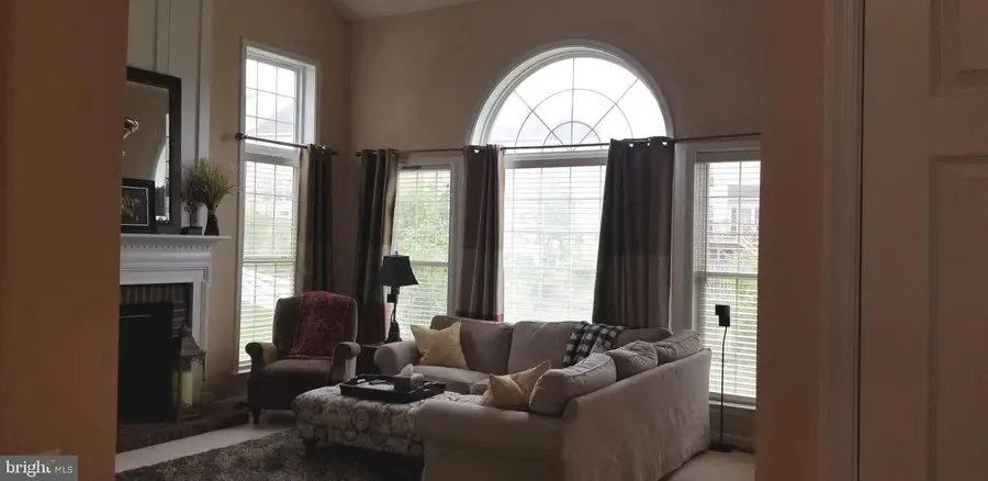 8171 Douglas Fir Dr, Lorton, VA 22079 - #3