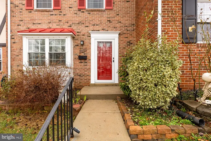 7807 Snead Ln, Falls Church, VA 22043 - #2