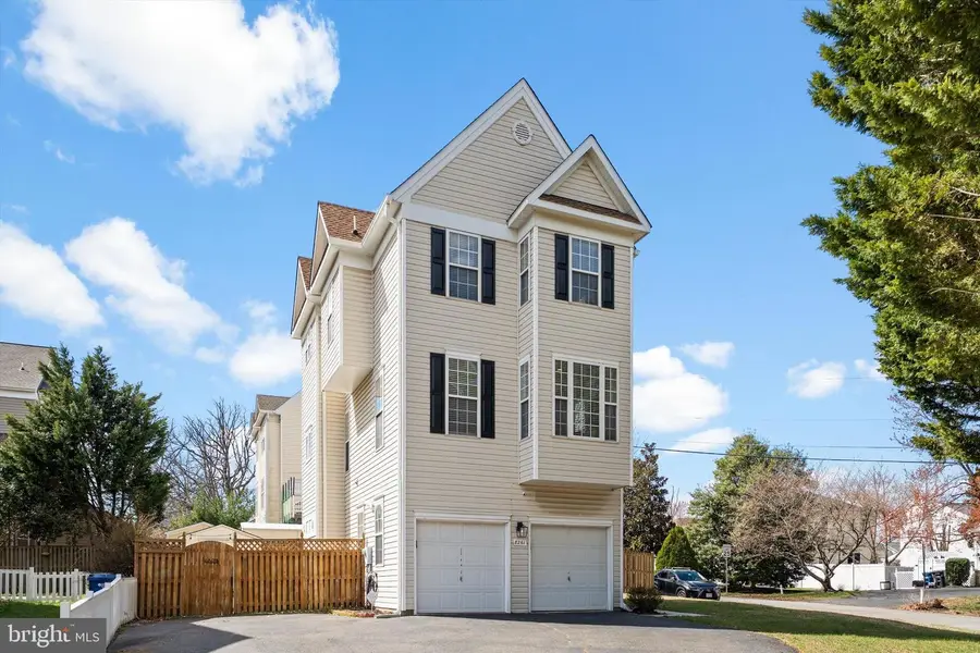 8261 Electric Ave, Vienna, VA 22182 - #3