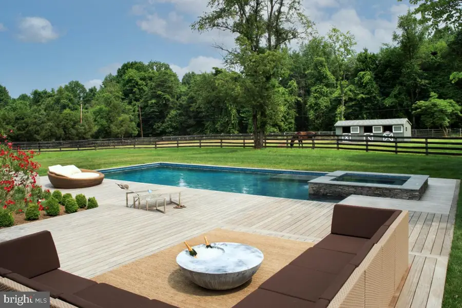 11748 Thomas Ave, Great Falls, VA 22066 - #2