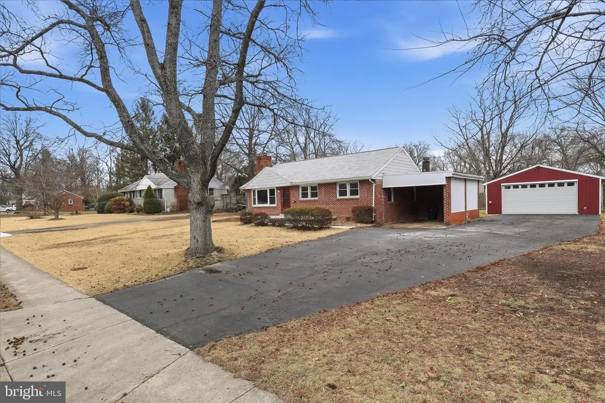 6003 Brookland Rd, Alexandria, VA 22310 - #1