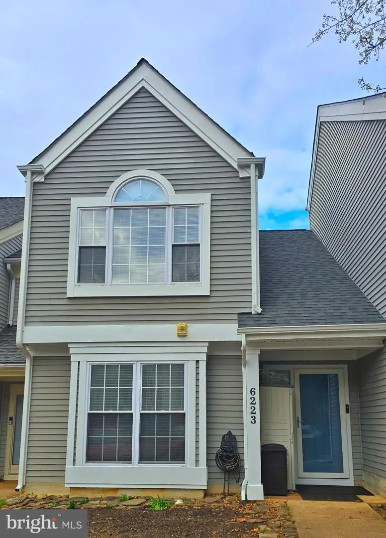 6223 Stonepath Cir, Centreville, VA 20120 - #1