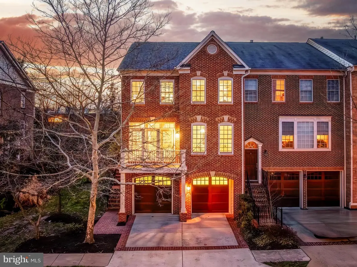 113 Herndon Mill Cir, Herndon, VA 20170 - #1