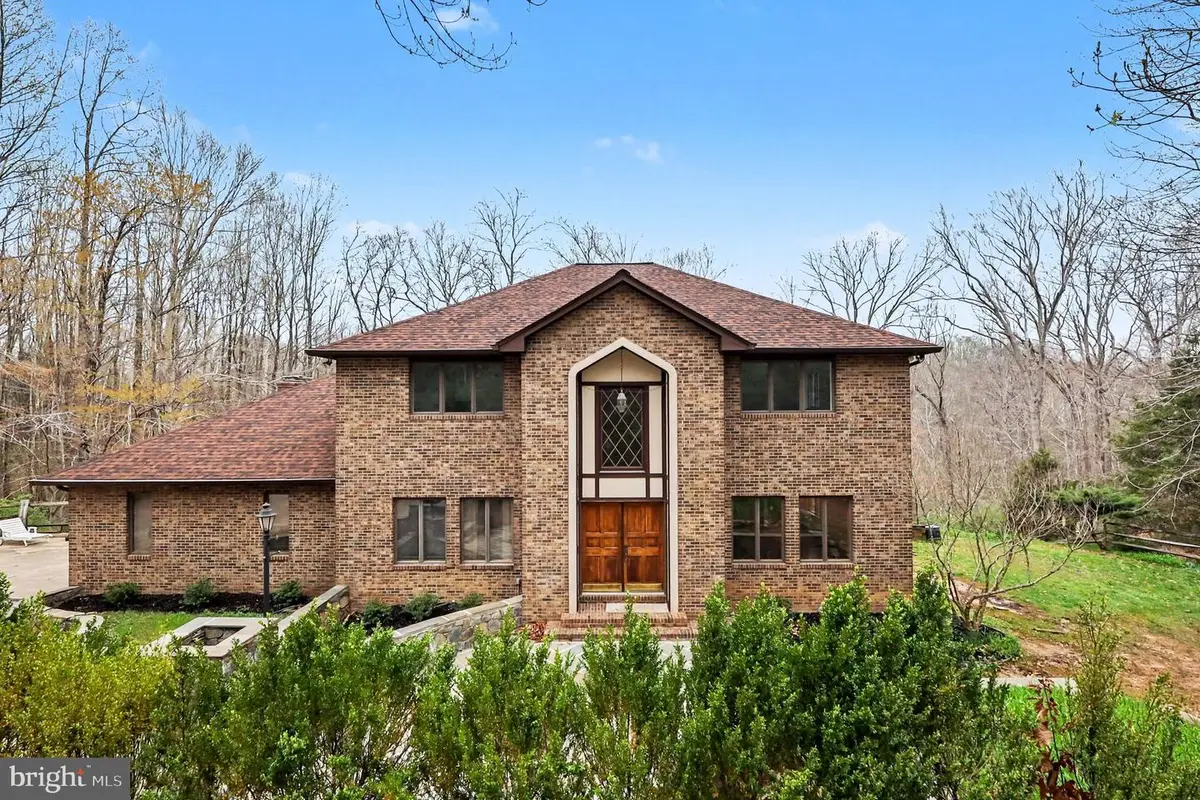 8406 Cathedral Forest Dr, Fairfax Station, VA 22039 - #1