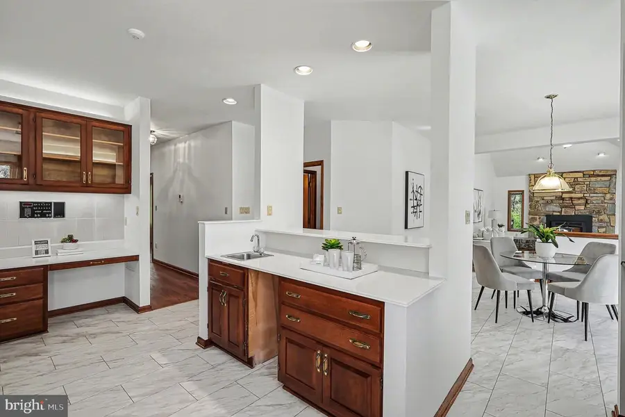 8406 Cathedral Forest Dr, Fairfax Station, VA 22039 - #3