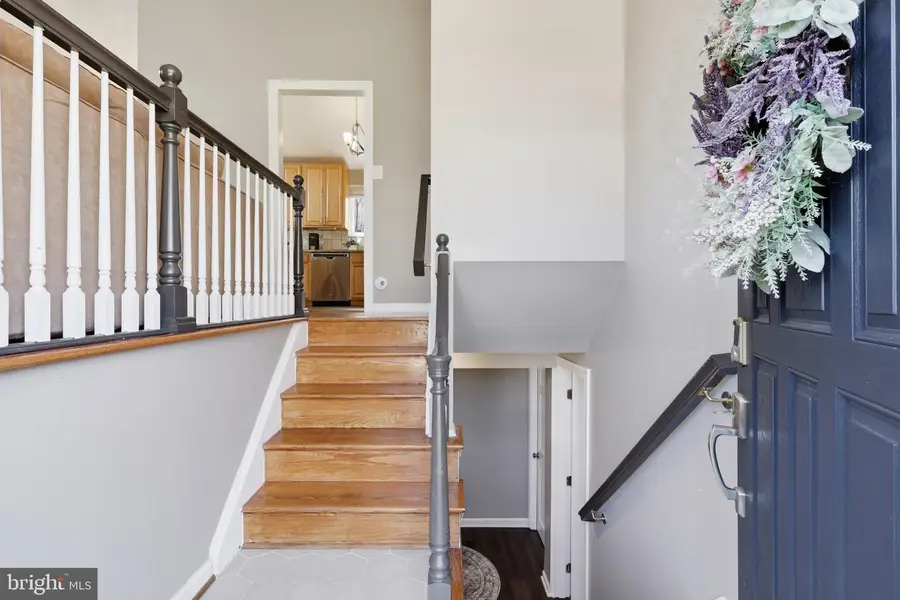 5613 Eastbourne Dr, Springfield, VA 22151 - #3