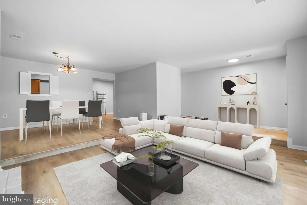 3824 Persimmon Cir, Fairfax, VA 22031 - #1