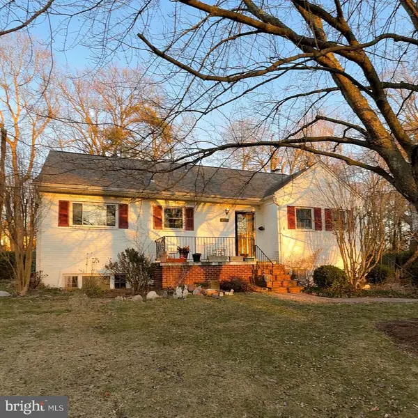 6407 Eppard St, FALLS CHURCH, VA 22044