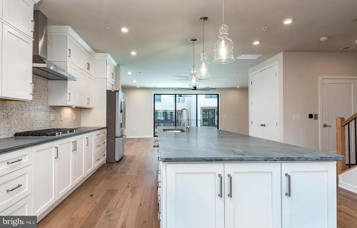 7459 Backett Wood Ter, McLean, VA 22102 - #1