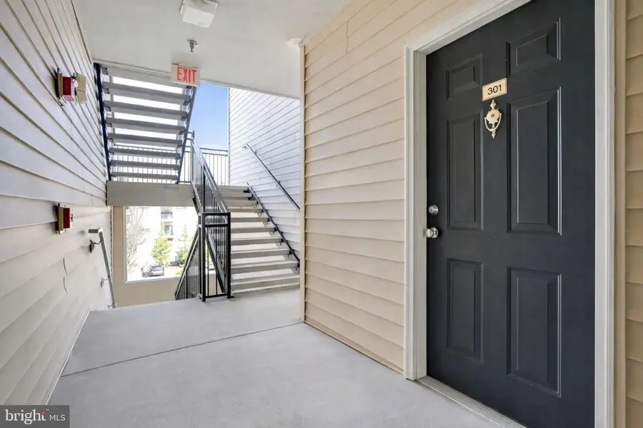 12144 Garden Grove Cir #301, Fairfax, VA 22030 - #2