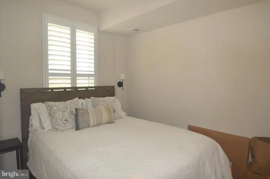 13943 Airfoil Rd, Herndon, VA 20171 - #3