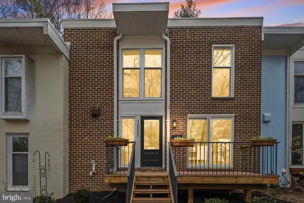 1652 Wainwright Dr, RESTON, VA 20190