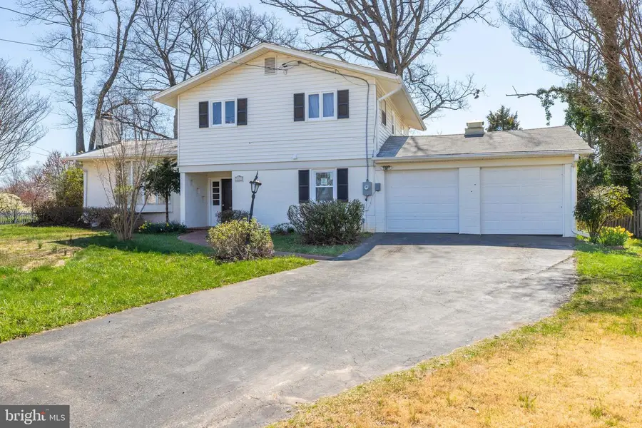 3923 Forest Grove Dr, Annandale, VA 22003 - #2